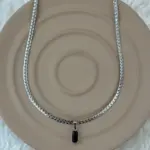 Gümüş Renkli Siyah Taşlı Çelik Kolye