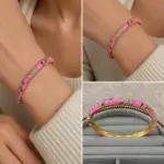 Pembe Çiçek Desenli Gold Kelepçe Bileklik - Görsel 4