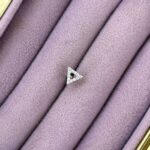 Delta Işıltı – Zirkon Üçgen Mini Piercing