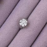Papatya Işıltısı Damla Taşlı Çelik Piercing