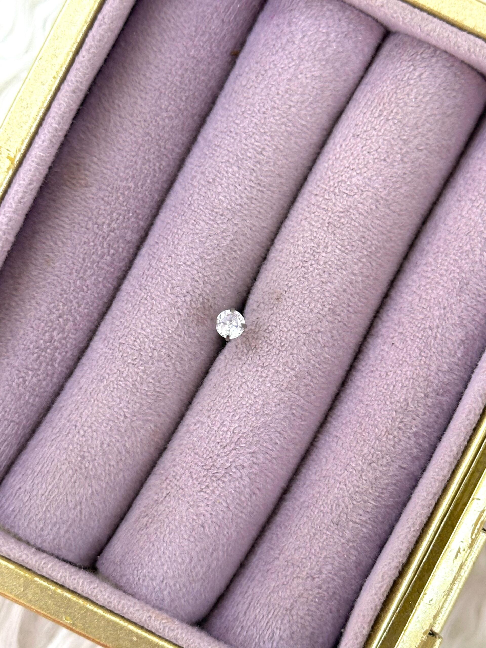 93d855a2-22eb-4030-b164-785f98e861c4.jpg Nokta Işıltı – Tektaş Zirkon Stud Piercing (Çelik) - Görsel 1