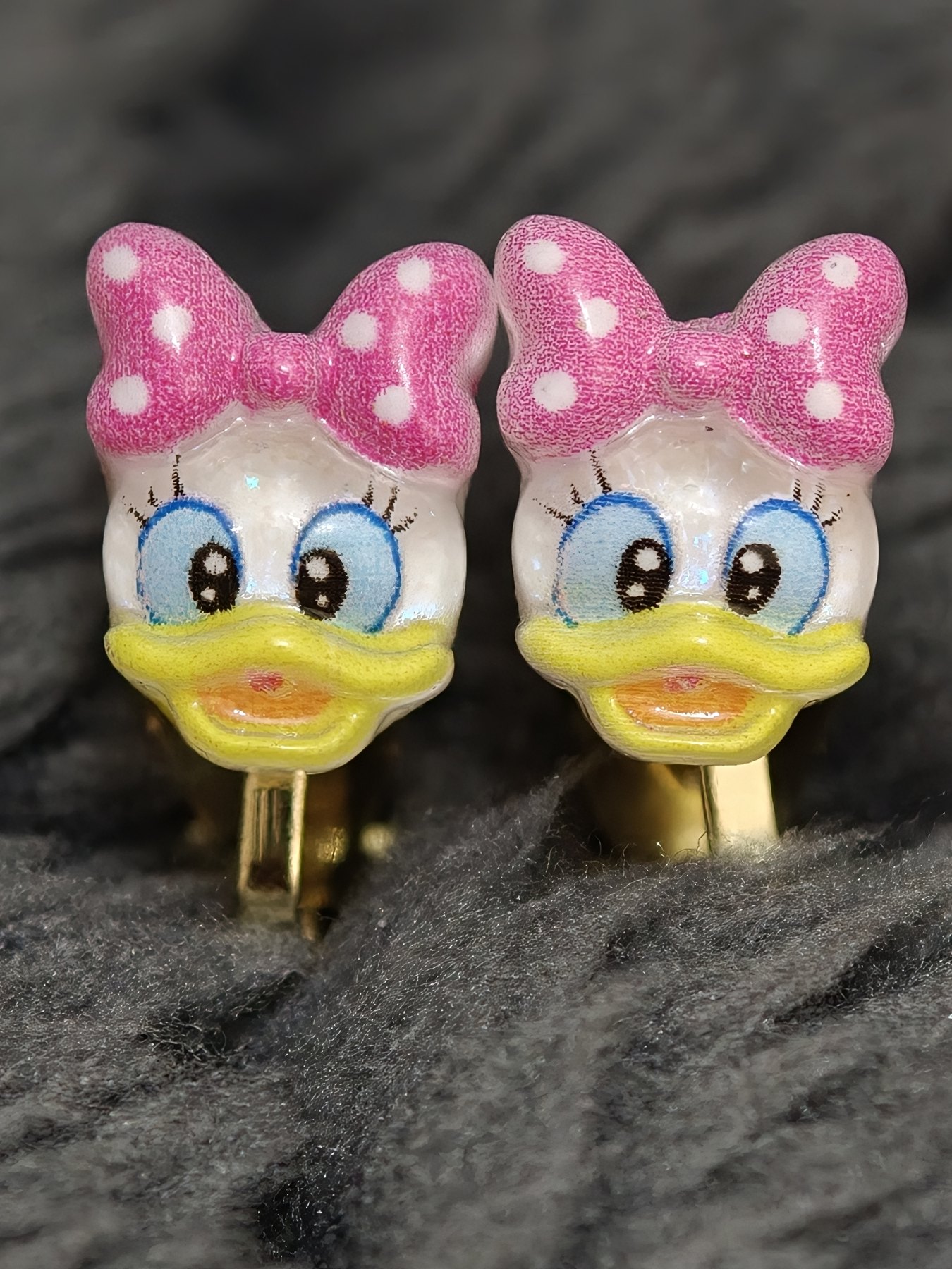 FA-KP-020-01 Pembe Fiyonklu Karakter Küpe - Görsel 1