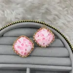 Pembe Mineli Kare Form Küpe