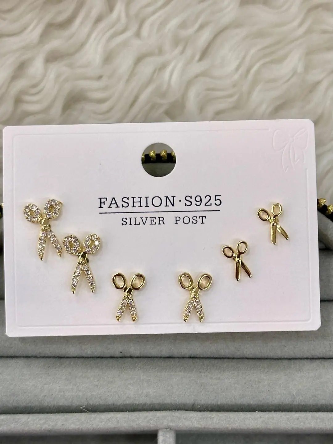 FA-KP-0842 Makas Figürlü Mini Küpe Seti - Görsel 1