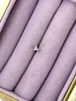 Trio Pırıltı – Üç Taşlı Zirkon Mini Piercing (Çelik)