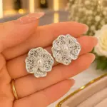 İnci Detaylı İşlemeli Çiçek Küpe
