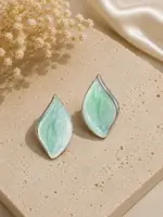 Mint Yeşili Yaprak Desenli Gümüş Renk Kadın Küpe - Görsel 3