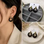 Siyah Halka Detaylı Gold Küpe