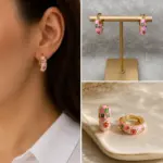 Pembe Çiçek Desenli Gold Halka Küpe - Görsel 4