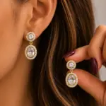 Gold Renk Oval Taşlı Sallantılı Kadın Küpe