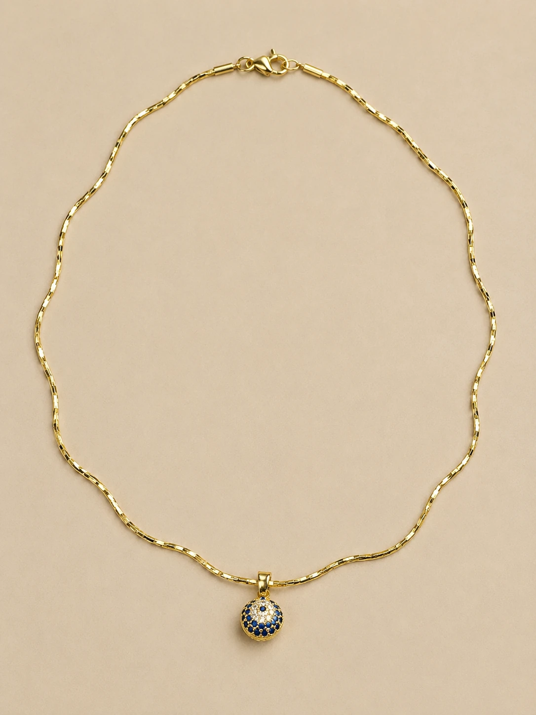 chatgpt-image-4-agu-2026-21-18-13.webp Mavi Nazar Boncuğu Figürlü Gold Choker Kolye - Görsel 1
