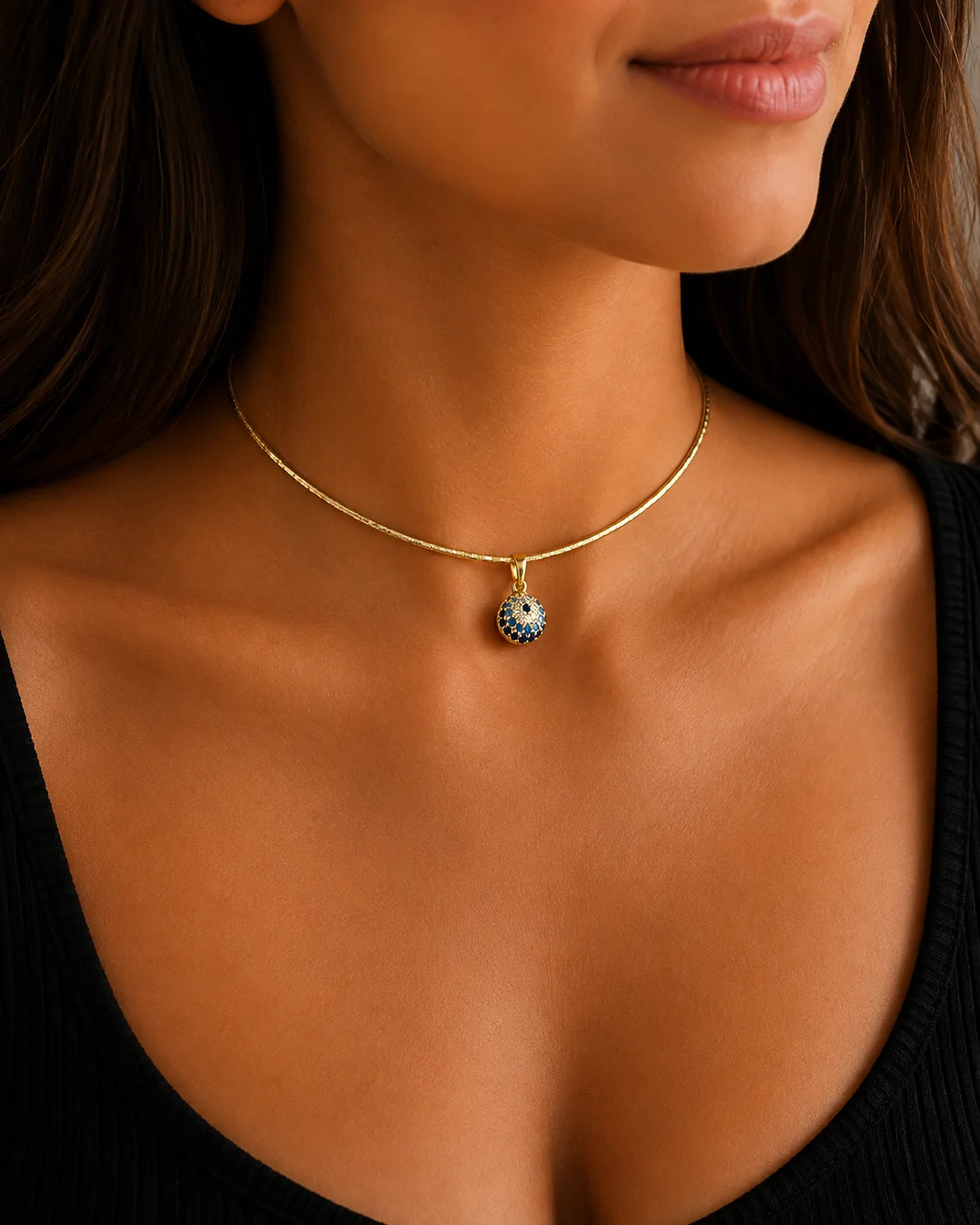 chatgpt-image-4-agu-2026-21-27-37.webp Mavi Nazar Boncuğu Figürlü Gold Choker Kolye - Görsel 1