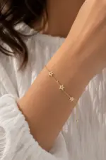 Gold Renk Üçlü Yıldız Figürlü Zirkon Taş Detaylı Bileklik
