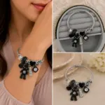 Siyah Kalp ve Ayıcık Figürlü Charm Detaylı Kablo Model Kadın Bileklik