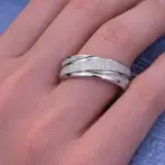 Simli Şerit Detaylı Gümüş Renk Yüzük (17 Beden)