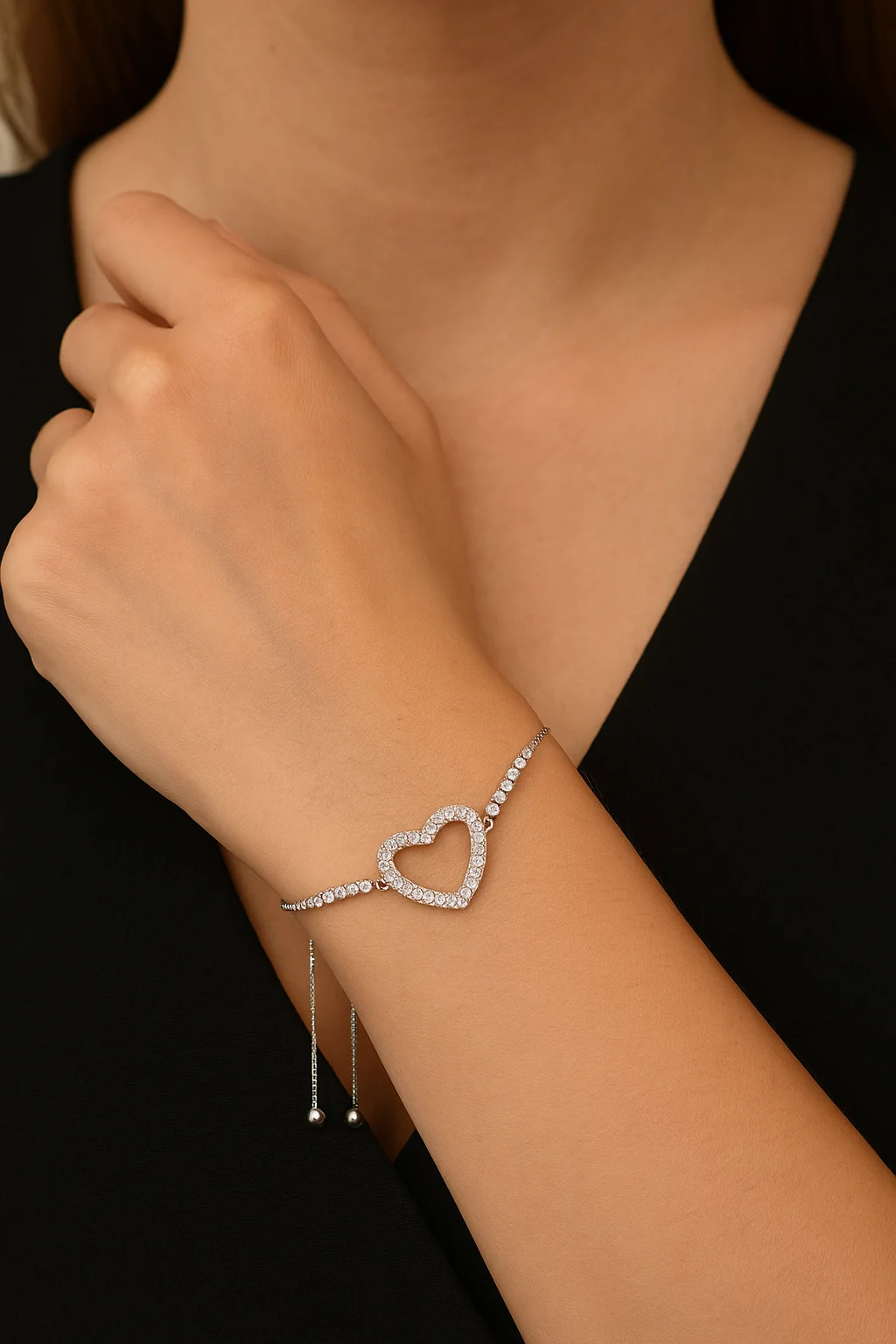 f1c8db68-9334-4f82-9c12-9d414a0548ab.webp Taşlı Kalp Figürlü Bileklik - Görsel 1