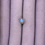 Mavi Kanat Kelebek – Pembe Sallantılı Zirkon Mini Piercing (Çelik
