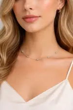 Gümüş Renk Top Detaylı Zarif Kolye