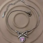 Taşlı Fiyonk ve Pembe Kalp Detaylı Çelik Halhal