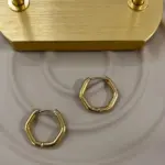 Altıgen Zikzak Tasarımlı Çelik Halka Küpe