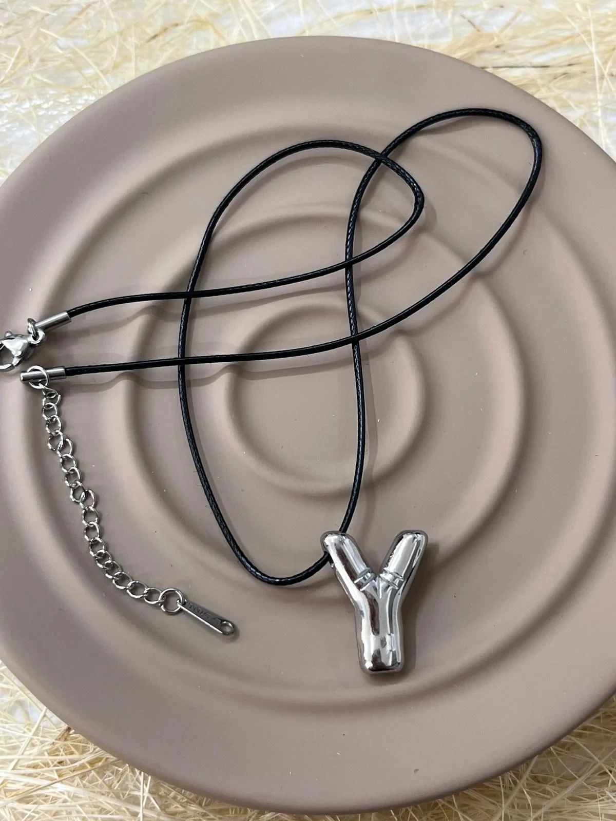 whatsapp-image-2024-09-11-at-15-1.webp Çelik Silver Y Harf Kolye 45cm - Görsel 1