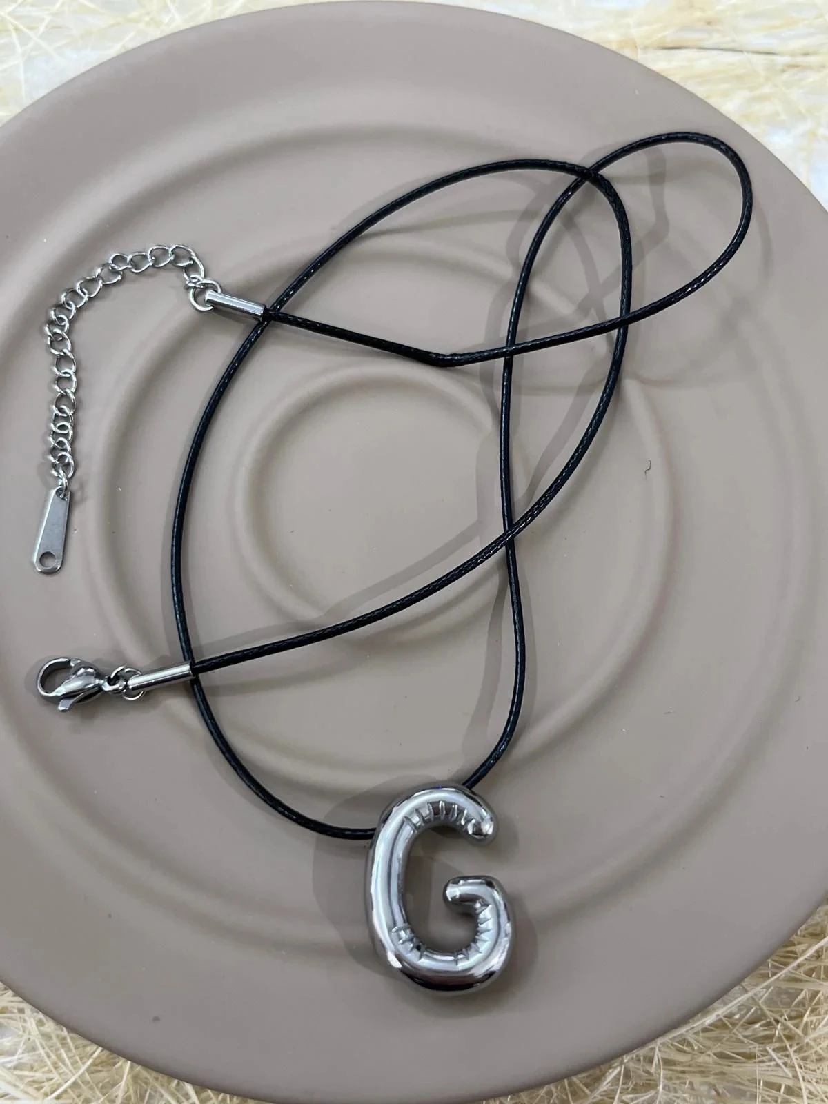 whatsapp-image-2024-09-11-at-15-2.webp Çelik Silver G Harf Kolye 45cm - Görsel 1