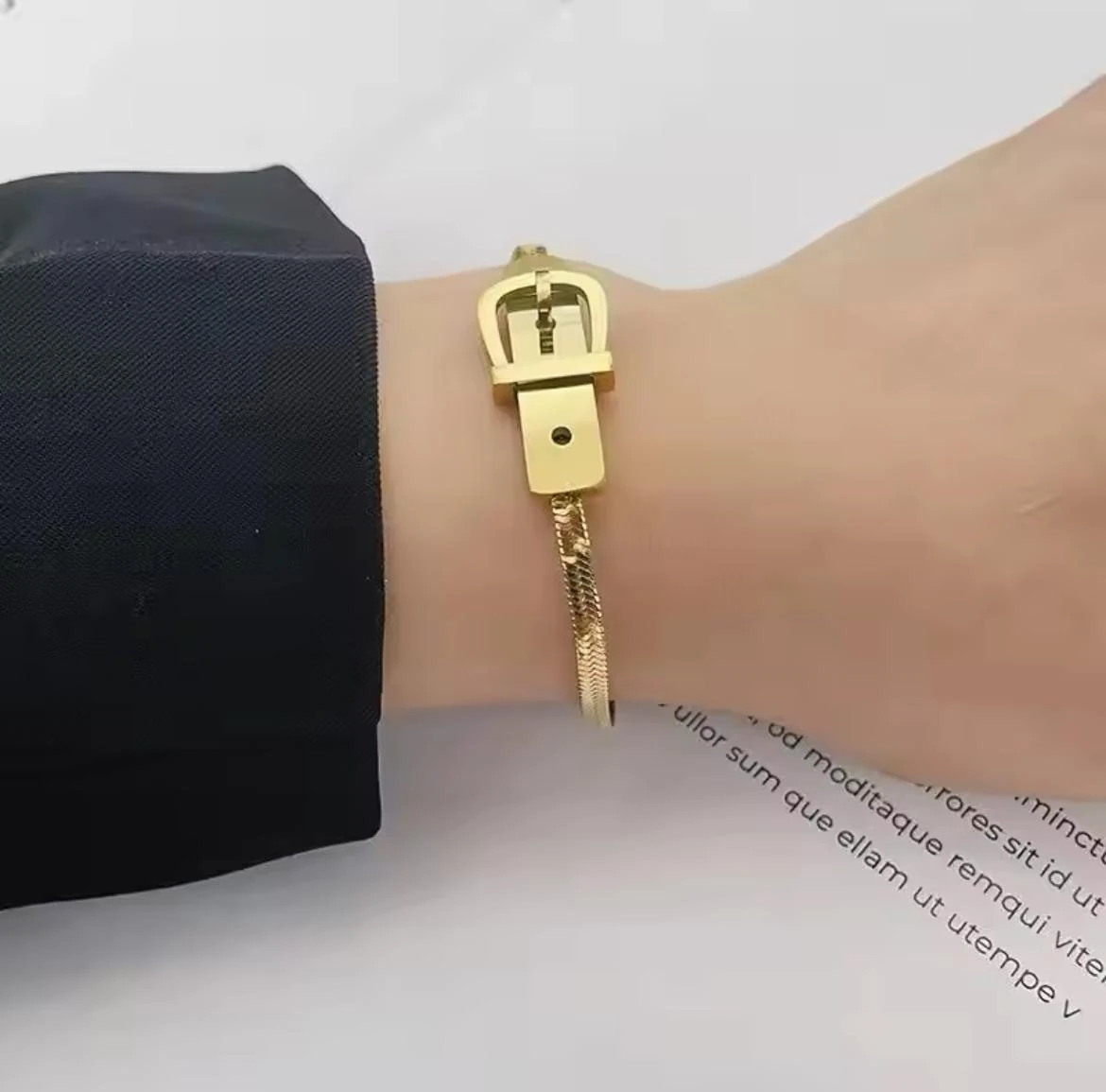 whatsapp-image-2024-10-02-at-18.webp Çelik Gold Bileklik - Görsel 1