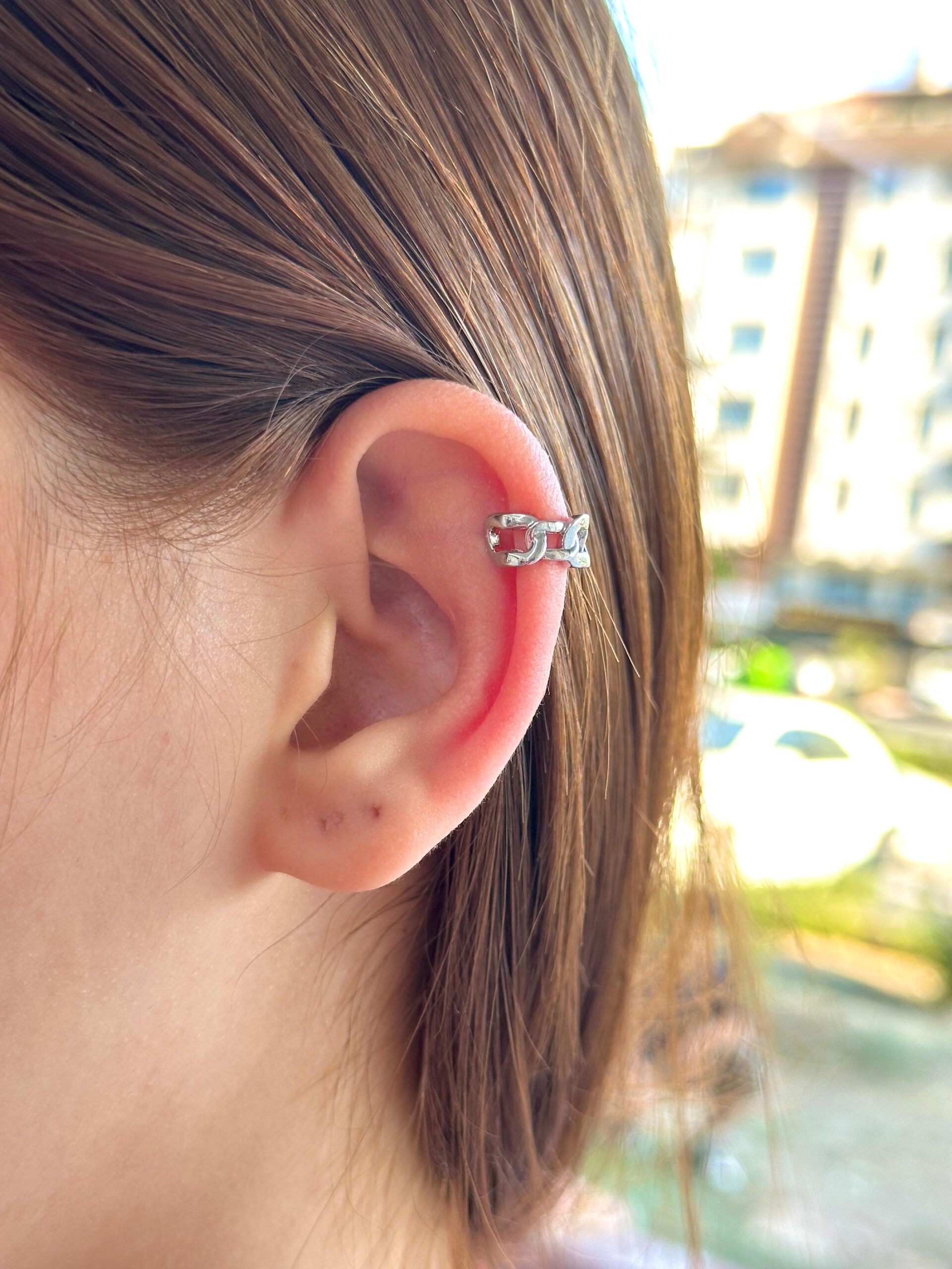 whatsapp-image-2025-08-20-at-18.jpg Çelik Zincir Halkalı Ear Cuff Kıkırdak Küpe – Silver - Görsel 1
