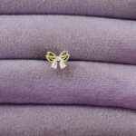 Altın Tonlu Işıltılı Damla Taşlı Mini Fiyonk Piercing