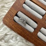 MÜKEMMEL DİZİLİM: SIRALI TAŞLI PIERCING