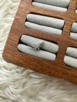 KORUYUCU DOKUNUŞ: SILVER MELEK KANADI PIERCING