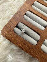 DOĞANIN ZARAFETİ: YAPRAK ŞEKLİNDE PIERCING