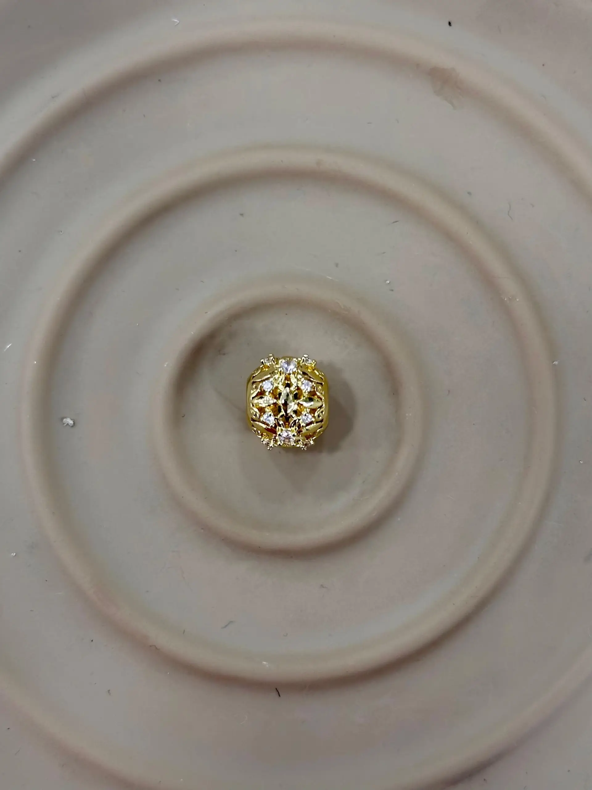 whatsapp-image-2026-05-18-at-18-2.webp Zirkon Taşlı Gold Charm - Görsel 1
