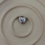 Kalp Detaylı Işıltılı Charm