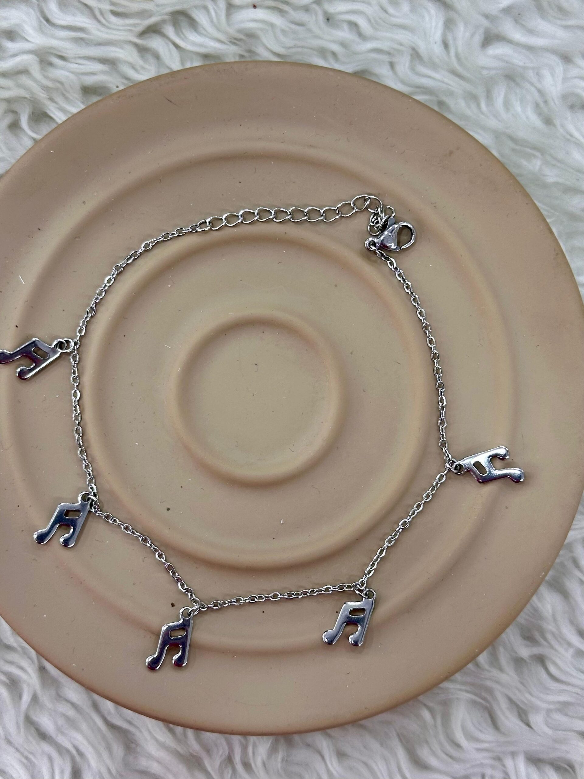 whatsapp-image-2026-05-21-at-10-5.jpg Nota Figürlü Minimal Silver Halhal - Görsel 1