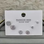 Taş Detaylı Mini Küpe Seti