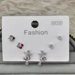 Çiçek Detaylı Taşlı Mini Küpe Seti