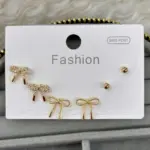 Fiyonk Detaylı Mini Küpe Seti