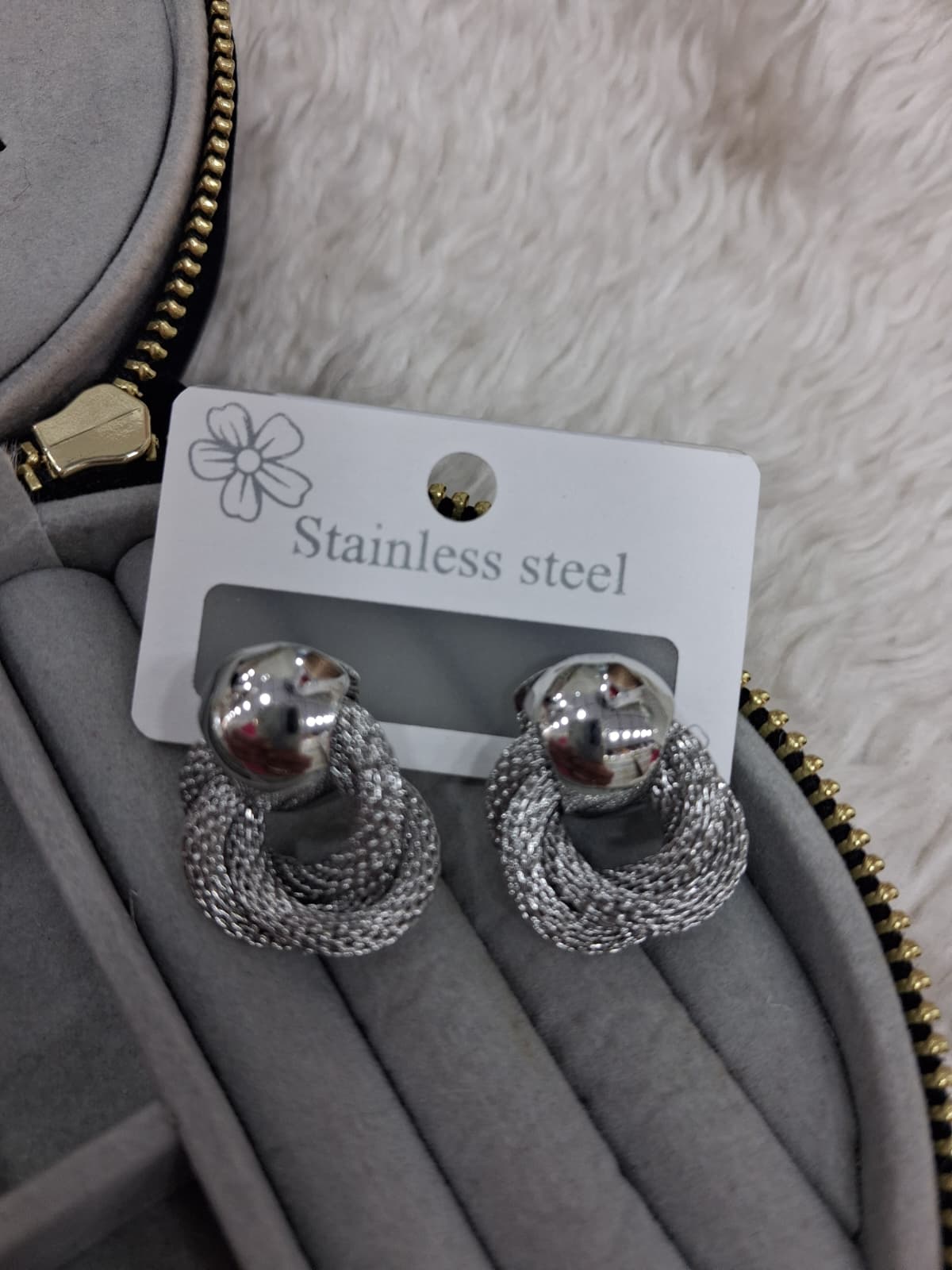 whatsapp-image-2026-05-24-at-18-2.jpg Örgü Halka Silver Küpe - Görsel 1