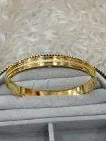 Gold Sim Detaylı Minimal Kelepçe Bileklik - Görsel 3