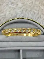 Modern Zincir Desenli Gold Kelepçe Bileklik - Görsel 2