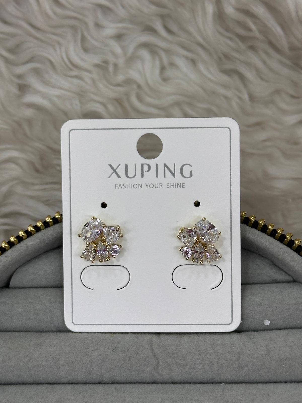 whatsapp-image-2026-06-16-at-18-10.jpg Xuping Yaprak Desenli Taşlı Gold Küpe - Görsel 1