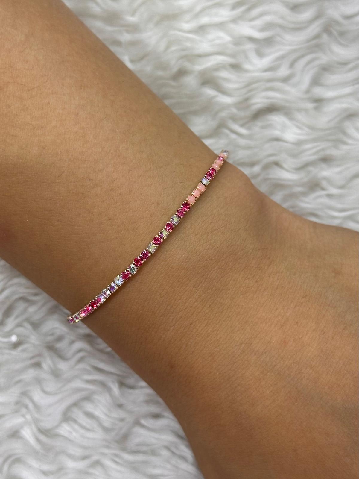 whatsapp-image-2026-07-07-at-18-3.jpg Gold Renk Pembe, Açık Pembe ve Beyaz Taşlı İnce Su Yolu Bileklik - Görsel 1