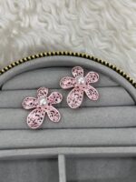 İnci Detaylı Pembe Çiçek Figürlü Küpe - Görsel 3