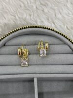 Baget Taş Sallantılı Gold Renk Küpe - Görsel 3