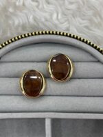 Kahverengi Taş Detaylı Oval Gold Renk Küpe - Görsel 3