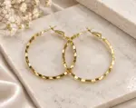 Gold Dokulu Orta Boy Halka Küpe - Görsel 2