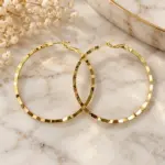 Gold Dokulu Büyük Halka Küpe - Görsel 2
