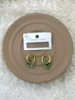 Altın Renkli ve Yeşil Boncuklu Halka Çelik Küpe