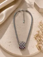 Silver Hasır Zincir Kolye – Geometrik Metal Detaylı Modern Tasarım - Görsel 4